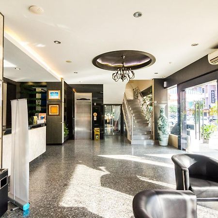 Lovina Inn - Nagoya Batam Kültér fotó