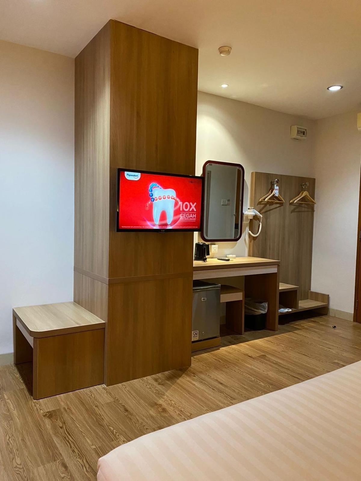 Lovina Inn - Nagoya Batam Kültér fotó