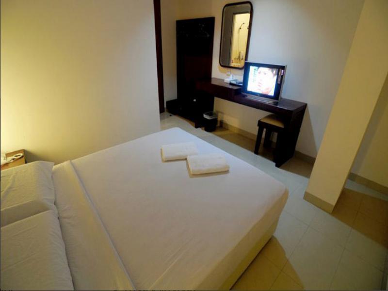 Lovina Inn - Nagoya Batam Kültér fotó